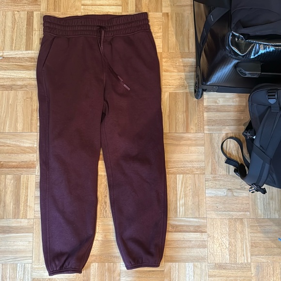 Lululemon plush timer jogger pants size 8 - Picture 5 of 8